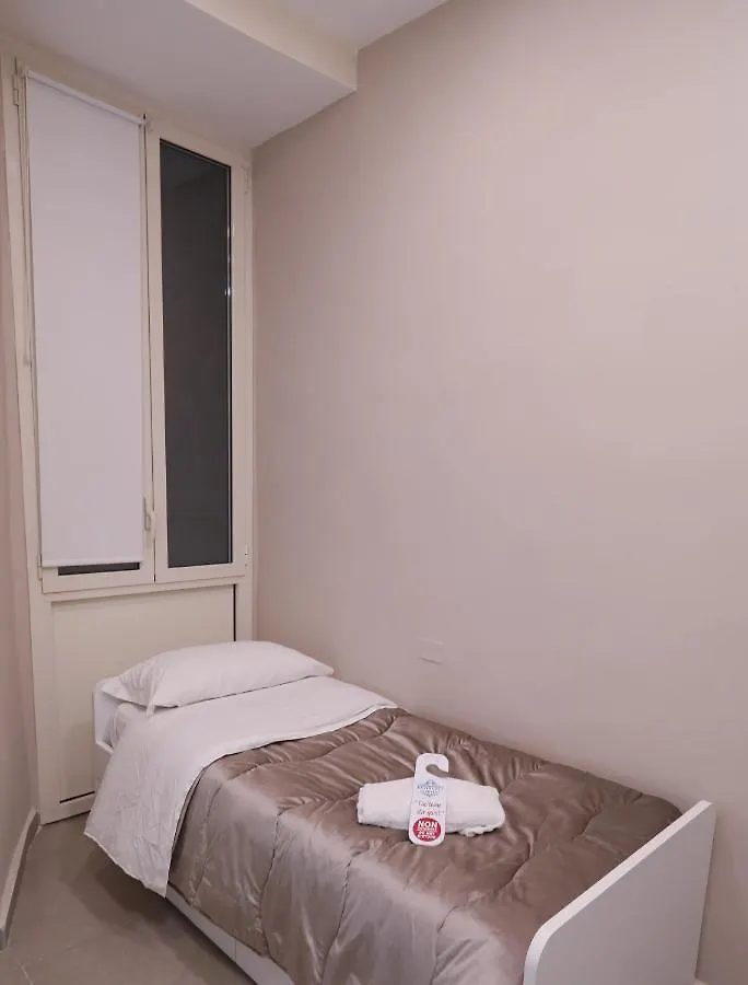Residenza Esposito Economy Rooms Neapel