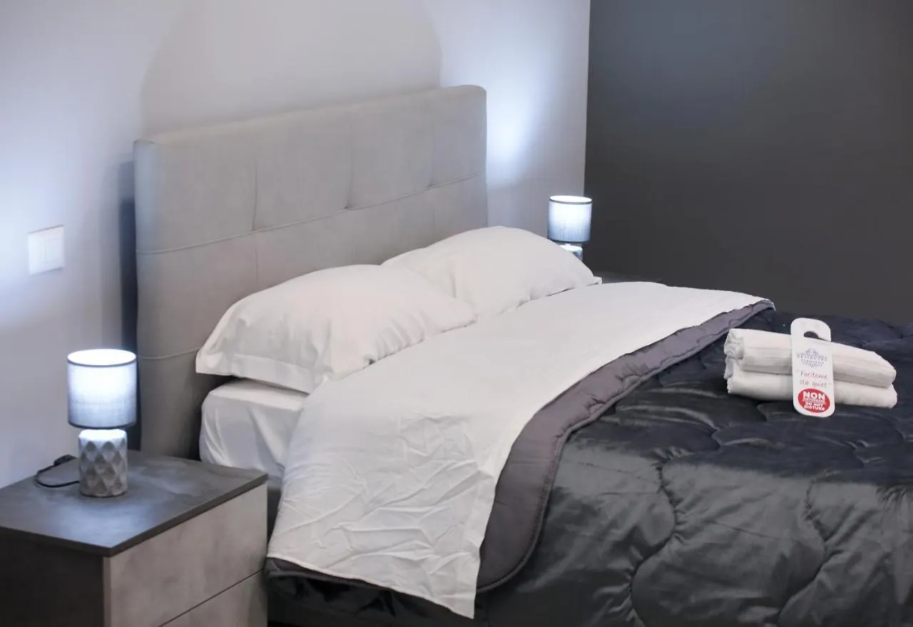 Residenza Esposito Economy Rooms Neapel Gasthof