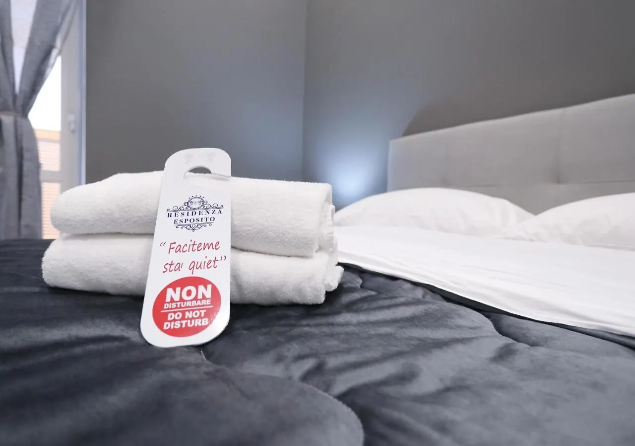 Residenza Esposito Economy Rooms Neapel Gasthof