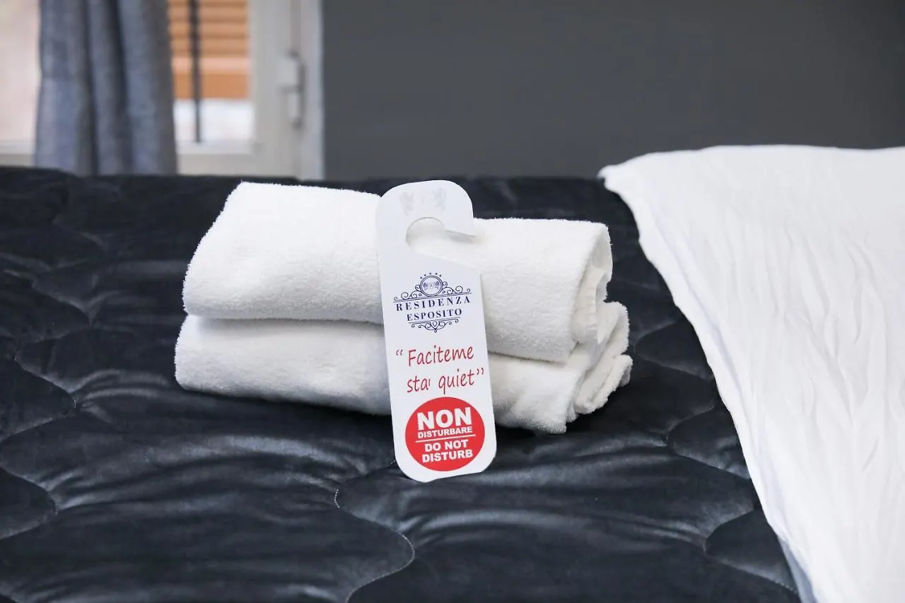 Residenza Esposito Economy Rooms Neapel