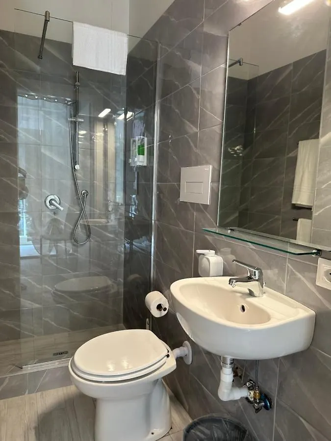 Residenza Esposito Economy Rooms Neapel