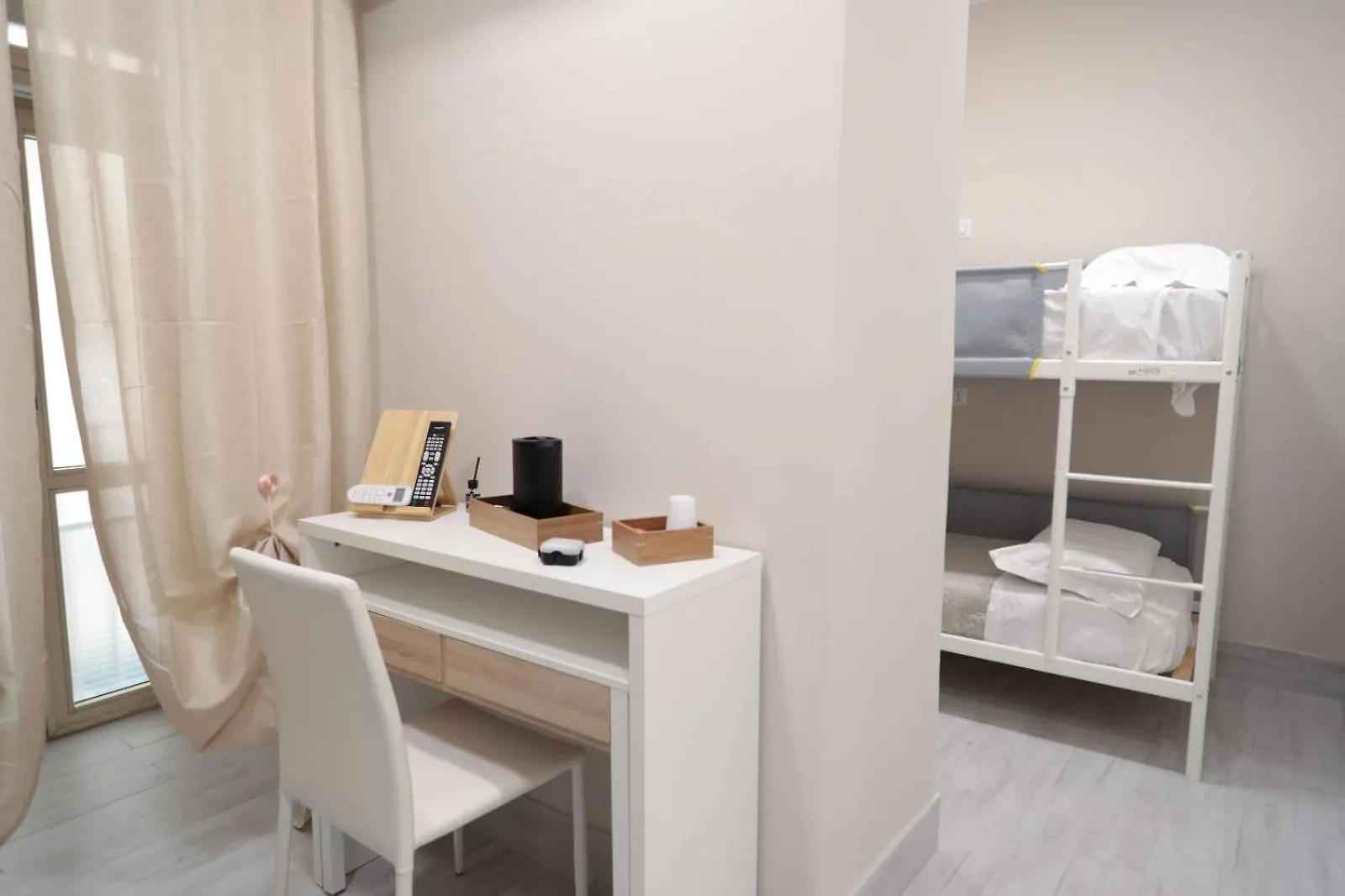 Residenza Esposito Economy Rooms Neapel Italien